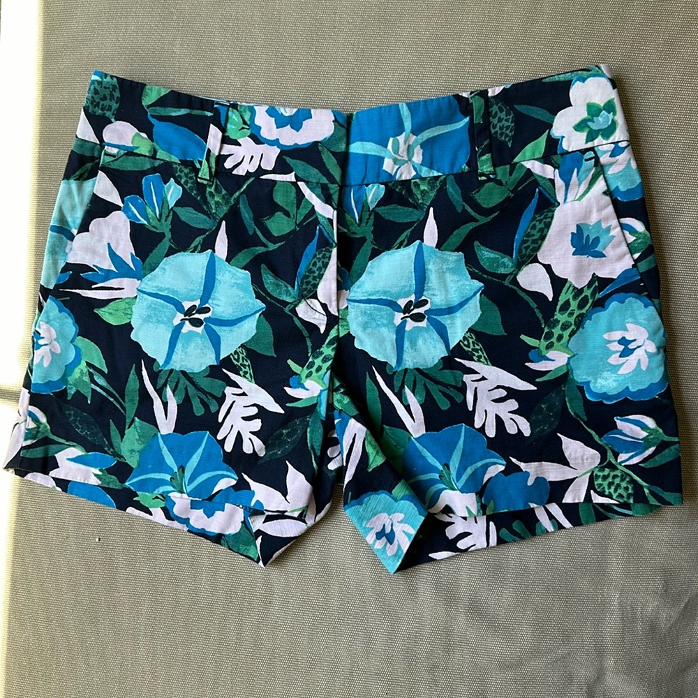 Ann Taylor Loft 4” shorts